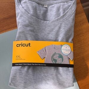 Cricut Gray Crew-Neck T-Shirt XXL new w original label but no plastic wrapping